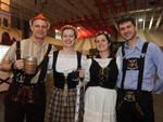 Na foto Adriana Rold cabelo comprido, SergioSchlickman de  blusa azul,  Louise Franzoi cabelo curto e Nataly Czyz Durda chapeu oktoberfest 2011