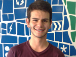 Deivid Flores, 17 anos, estudante do 3 ano do Ensino Mdio:  &quot;Sempre gostei das humanas e de cuidar das pessoas. Por esse motivo, resolvi cursar Medicina. Pretendo levar para a rea da sade a proposta de mdicos mais humanos, mantendo o foco em curar as pessoas e lidar com as doenas. Desejo tambm, um dia, ser jornalista, e levar o conhecimento sobre a rea da sade a todos. Meu grande objetivo  ser psiquiatra, trabalhar na ONU e ajudar o maior nmero de pessoas possvel&quot;.