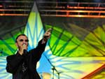 Ringo se apresentou acompanhado de duas baterias, dois teclados, dois saxofones, dois guitarristas e uma sonoridade oitentista em quase todas as can��es