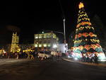 Com 12 metros de altura, �rvore de Natal domina a paisagem