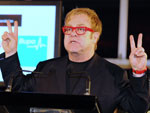 Cantor britnico Elton John participou de evento sobre o dia da Aids em Sydney, na Austrlia