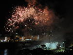 Desfile Nutico contou com show de fogos na Prainha e Papai Noel pelo Rio Itaja-Au 