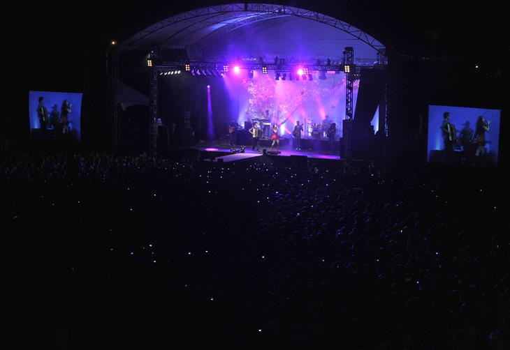 Estrutura do show teve dois telões:imagem 4