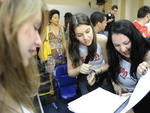 professores de cursinhos pr�-vestibular comemoram a aprova��o dos alunos