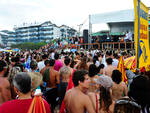  A praia ficou lotada com o pblico que veio curtir a msica da sambista, no Quiosque do Pirata