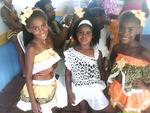 Schirlei da Silva mostra a filha Duda e as primas Yasmim e Thaina curtindo o samba na Acadmicos de Gravata.
