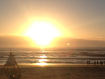 Sol marca presena no amanhecer de domingo em Capo da Canoa.