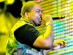 ltima atrao do Palco Principal na primeira noite, o cantor Sean Kingston completou seus 22 anos no palco do Planeta Atlntida 2012