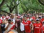 Colorados seguiram at� o Ol�mpico com escolta da Brigada Militar