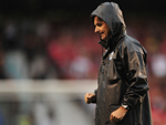 Caio Jr. ficou preocupado com as duas substitui��es realizadas ainda no primeiro tempo