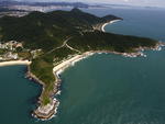 O fotgrafo Patrick Rodrigues sobrevoou a rodovia Interpraias, em Balnerio Cambori, e clicou as seis praias agrestes da cidade