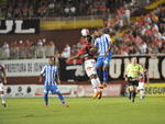 Bruno Rangel cabeceia a bola