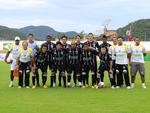 Time do Figueirense posando pra foto antes da partida