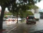 Alagamentos complicaram o trnsito no incio da manh