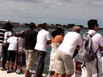 Pblico esperando a chegada dos barcos em Itaja