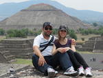 Teotihuac�n, M�xico - Alessandro Garcia da Silva e Karine Heckert, de Blumenau, em mar�o de 2012