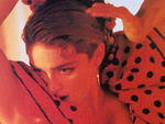1987 - Clipe de La Isla Bonita, faixa inspirada pela cultura flamenca