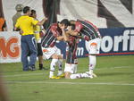 Jogadores do JEC comemoram primeiro gol