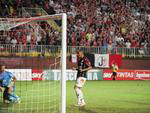 A comemorao do segundo gol do Joinville