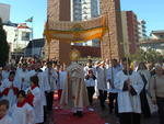 Centenas de fieis foram s ruas do Centro de Blumenau para acompanhar a procisso de Corpus Christi nesta quinta-feira