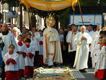 Centenas de fieis foram s ruas do Centro de Blumenau para acompanhar a procisso de Corpus Christi nesta quinta-feira