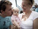 Joca recebendo a visita da filha na regata