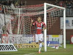 Lima comemora gol