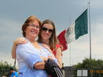 Zocalo, Cidade do M�xico - Carmen e Karine Heckert, de Blumenau, em julho de 2012
