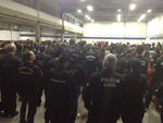 Cerca de 200 policiais participam de operao contra homicdios na Zona Norte de Porto Alegre.