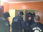 Cerca de 100 policiais participaram da operao contra o trfico de drogas e homicdios no Vale dos Sinos.