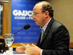 Com um eixo de propostas que vo desde a coleta de lixo ao incremento da atividade econmica, o candidato Ado Villaverde (PT) pregou nesta manh em entrevista ao Gacha Atualidade, que caso eleito, transformar Porto Alegre na capital da qualidade de vida. 