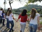 Segunda-feira: Rio Itaja-Au, em Blumenau, recebe abrao  simblico de cerca de 500 estudantes. A ao faz parte da comemorao da Semana da gua