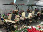 Quinta-feira- Brinquedos da Planetapia recebem as decoraes para os Desfiles da Oktoberfest de Blumenau