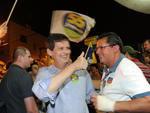 Jean Kuhlmann comemora com apiadores a disputa no 2 segundo turno. Candidato do PSD teve 30,75% dos votos 