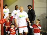 Jackson (e), Klber e Nei entram em campo para disputar a 29 rodada do Brasilero 2012