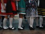 Alm de no pagarem entrada, mulheres conquistam a festa com os trajes tpicos 
