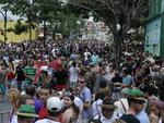 Quarto desfile da Oktoberfest, no Sbado, contou com grande pblico. Tarde de sol contribui para presena dos folies