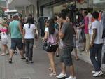 Domingo: Ruas de Blumenau ficaram cheias. Muitas pessoas procuraram o comrcio em cima da hora para as compras de Natal