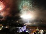Fogos de artifcios lanados da Ponte de Ferro e do Museu da gua encantaram o pblico durante 15 minutos