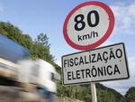Domingo: Em aproximadamente quatro horas de fiscalizao, a Polcia Rodoviria Federal de Blumenau registrou  1.186 imagens de excesso de velocidade na BR-470, no trecho de Gaspar