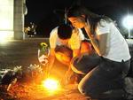 Na Capital, homenagens foram prestadas com flores e velas deixadas no Parque Farroupilha, a Redeno