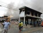 Quarta-feira: Fbrica de Navegantes  alvo de atentado pela segunda vez . Em novembro, incndio criminoso destruiu boa parte da matria-prima usada na empresa