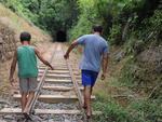 Passeios no trem histrico de Apina cessaram aps estragos nos trilhos causados pela enchente de 2011. Liberao formal de trfego  aguardada para que atrao no Alto Vale volte a fazer a alegria de moradores e visitantes