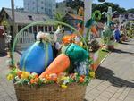 Coelhos, casquinhas e cestinhas tomam conta do Parque Vila Germnica, em Blumenau. Decorao de Pscoa faz parte da Osterdorf, a Vila de Pscoa