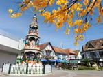 Coelhos, casquinhas e cestinhas tomam conta do Parque Vila Germnica, em Blumenau. Decorao de Pscoa faz parte da Osterdorf, a Vila de Pscoa