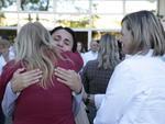 A emoo tomou conta de mdicos, funcionrios e familiares de pacientes em frente ao hospital