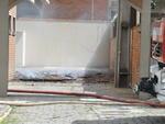 Prdio residencial foi evacuado para combate s chamas