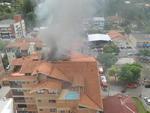 Prdio residencial foi evacuado para combate s chamas