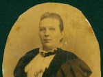 Roese Gaertner, me de Edith Gaertner, decidiu que a pequena colnia Blumenau precisava de teatro em 1870