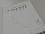 Na Biblioteca Municipal Fritz Mller h oito livros autografados pelo poeta Lindolf Bell com data entre 1970 e 1980
